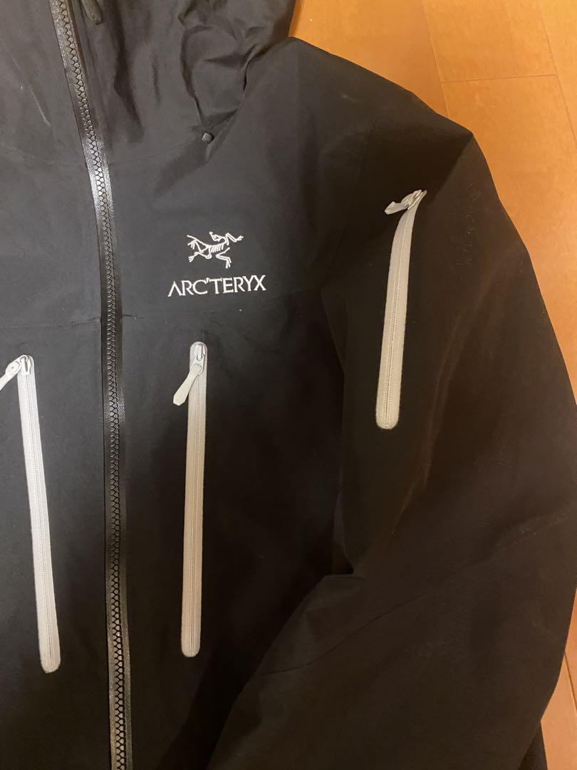 Arc'Teryx Alpha SV Orca 2022 Model Black White XS Outerwear