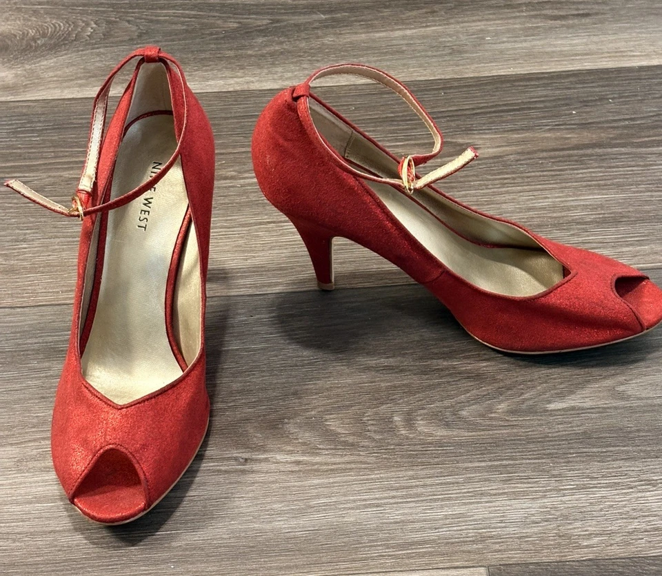 Zapatos de tacón Nine West para mujer rojos brillantes talla 8,5 EE. UU. elegantes 3 pulgadas punta abierta Foto 3 de 4