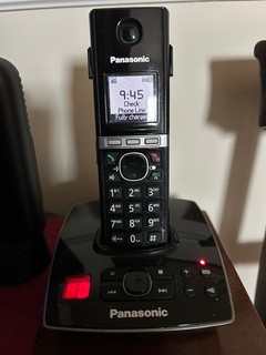 Panasonic KX TG8061E quad (4 telefoni) telefono cordless con segreteria telefonica ottime condizioni