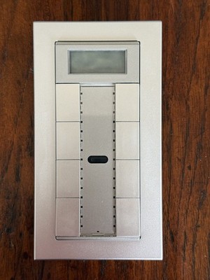Merten System M Multifunktions-Taster 4fach mit Raumtemperaturregler EIB KNX