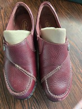 Clarks Women's Ashland Lane Slip On Leather Loafer Burgandy Size 8W