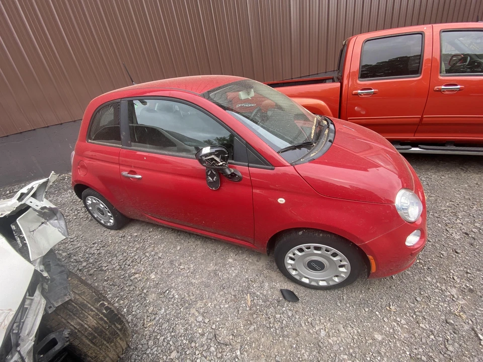 Conjunto de filtro de aire usado se adapta a: Fiat 500 2012 1,4 L VIN R octavo dígito grado A Foto 4 de 4