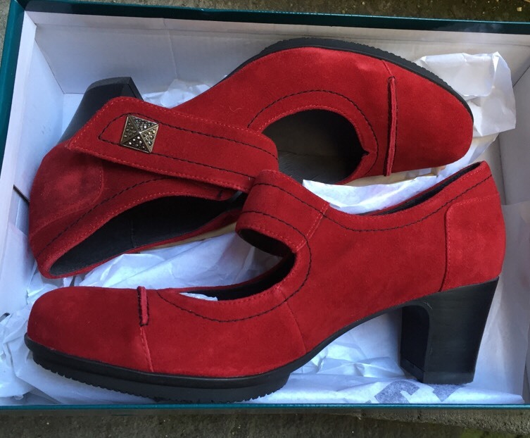 DESTOCKAGE NEUF SANDALES MARQUE MAM'ZELLE CUIR VELOURS ROUGE T