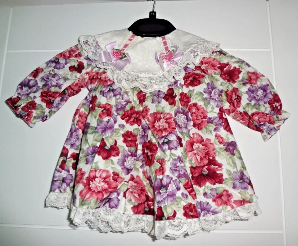 FLORAL LACE 3 piece OUTFIT - DRESS, BLOOMERS & Elasticated HEADBAND 3-6MTHS - Image 3 of 4