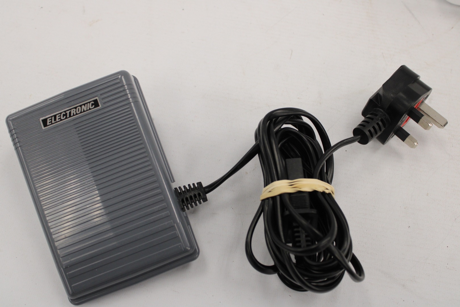 BROTHER LS14 Portable Electric Household Sewing Machine w/ Foot Pedal