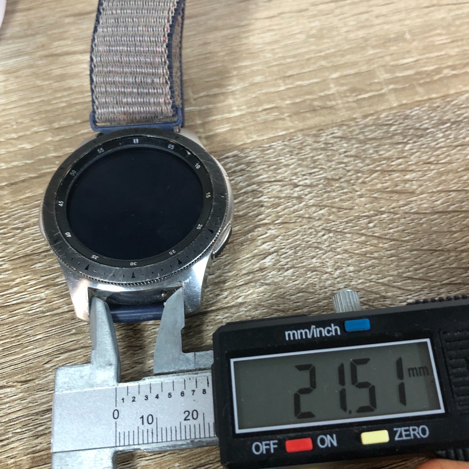 Samsung Galaxy Watch SMR805U 4G LTE 46mm Silver Case Black Strap Smart