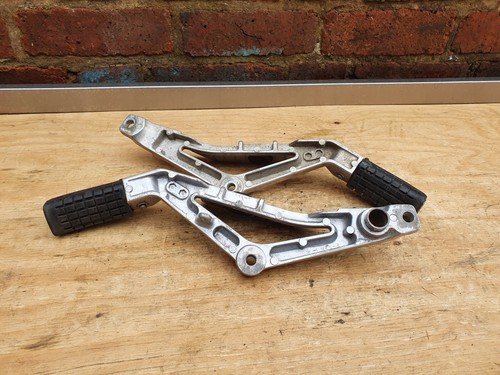♻️ Honda CBX650E CBX 650 E 82 - 85 Footpegs Rear L/R Hand ♻️ - Picture 5 of 9