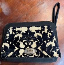 Cake Cameo Clutch Wristlet Petunia Pickle Bottom Blk Forest Cake Diaper Bag Euc