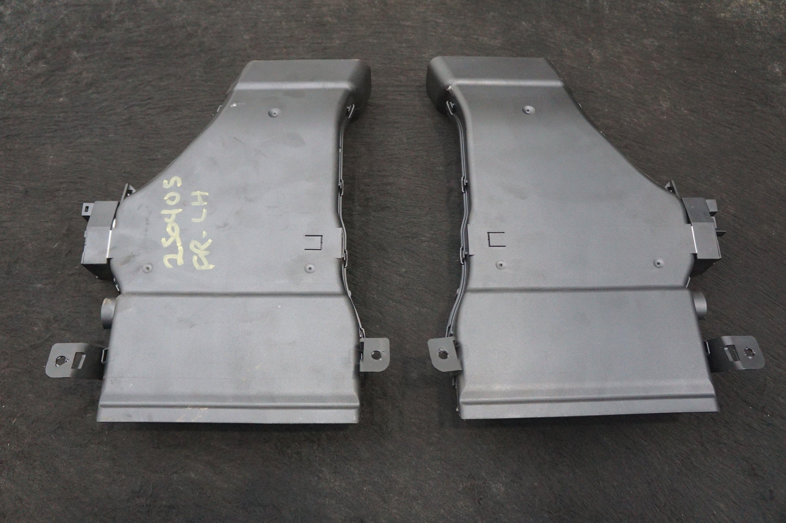 Set Front Left Right Auxiliary Duct 921799505 Rolls Royce Ghost Series I 2009-14