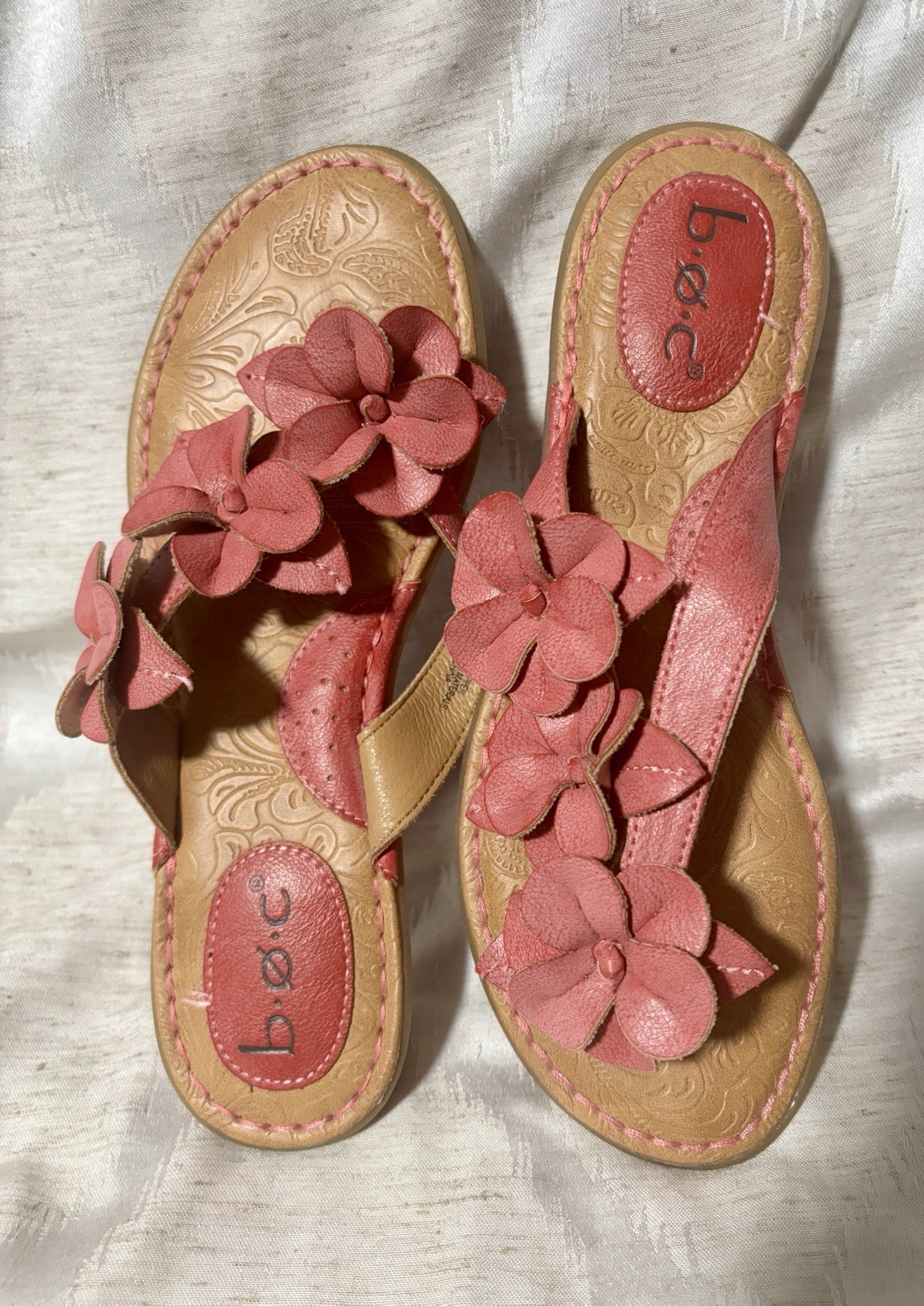 O.C. Born women's coral orange faux leather floral thong sandals Size 8M