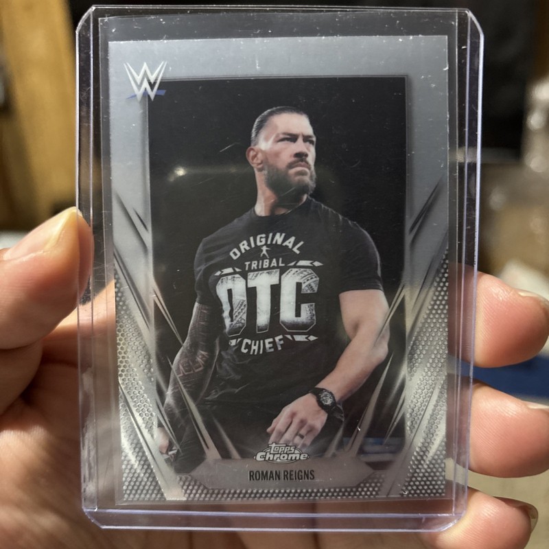 2026 Topps Chrome WWE - Roman Reigns #18