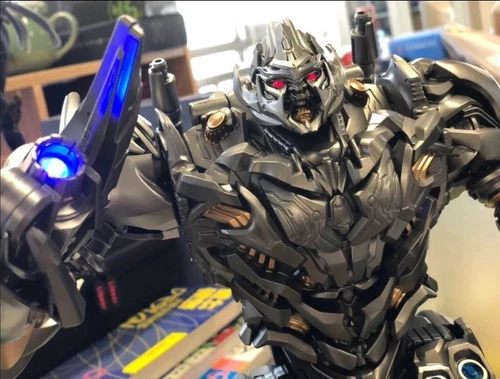 BMB LS06 Megatron/Tank Mega Commander Transformation Action Figure Light Tankway - Picture 10 of 12