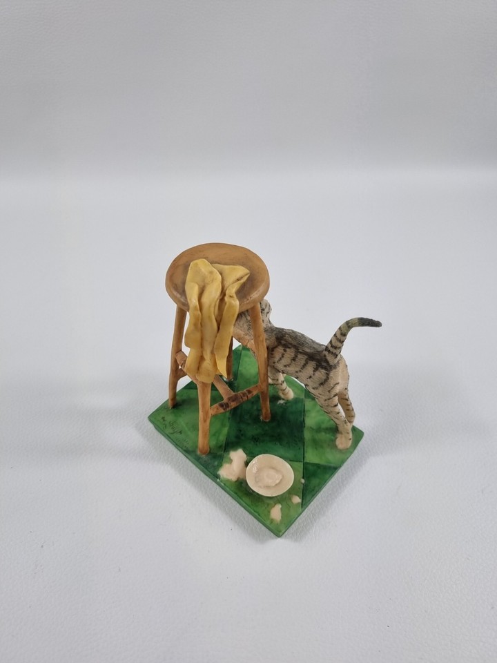 Border Fine Arts Gray Cat Figurine Stool Handmade Scotland Vintage Judy