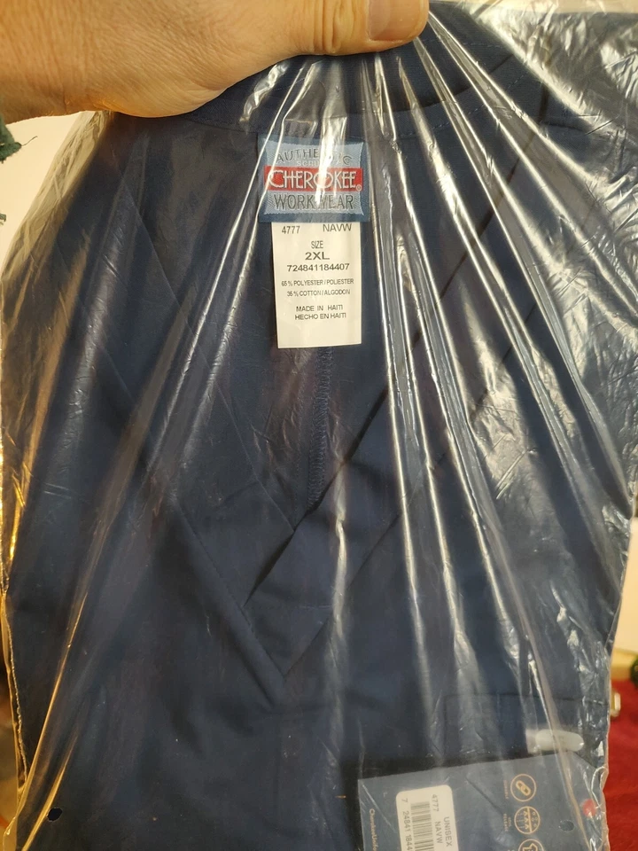 Cherokee Workwear Unisex V-Neck Scrub Top 4777  Size 2XL Navy Blue NWT - Image 3 of 4