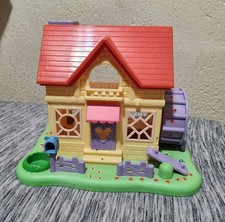 Y2K 2002 Epoch Hamtaro Ham-Ham Doll House