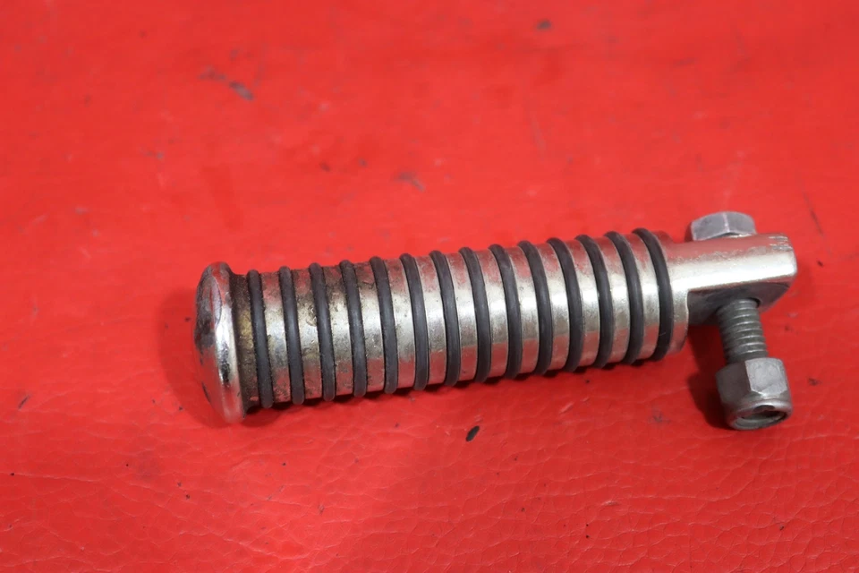 Harley-Davidson Softail 2003 aniversario estándar EFI FXSTI estriberas de pasajero Foto 2 de 4