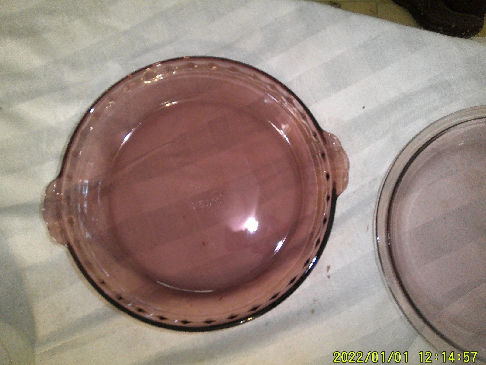 2 DIFFERENT PYREX PUTPLE GLASS PIE PANS 1 CRIMPED EDGES