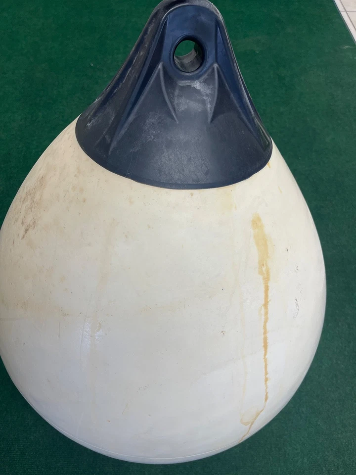 Boya Polyform A-4 20,5" diámetro - blanco [A-4 BLANCO] soportes de cuerda negros (#5 de 5) Foto 3 de 4