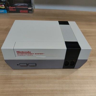   Nintendo Entertainment System (NES)   Euro Version   Konsole + 2 Controller