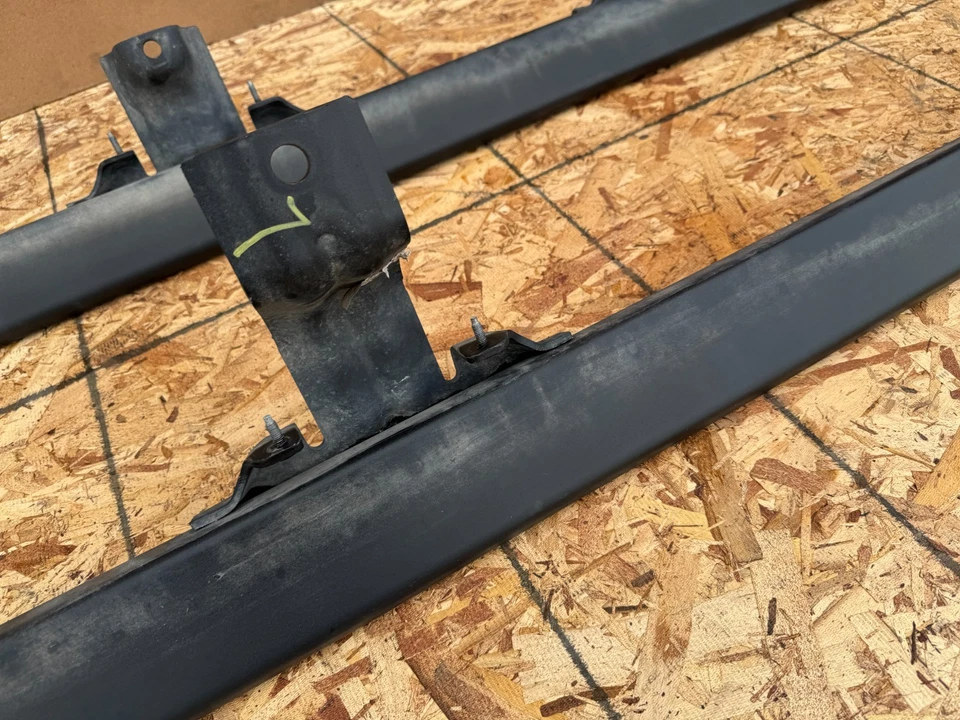 FORD BRONCO 21-25 OEM 4DOOR ROCK РЕЛЬСЫ ПОДНОЖКИ В СБОРЕ - Изображение 3 из 4