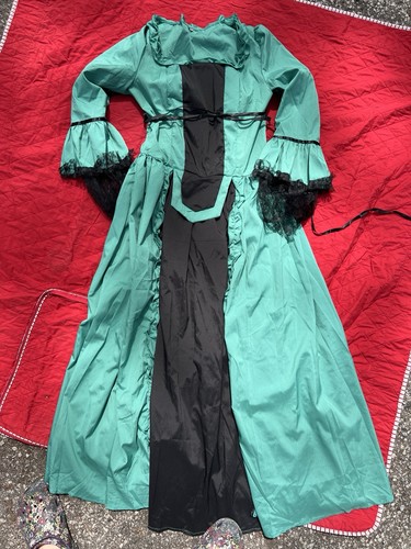 Victorian Style Green Black Women's Dress with Ruffled Sleeves