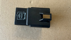 BMW  F20 F21  F30 F31  Relais Kühlerlüfter  9207913    #KEK