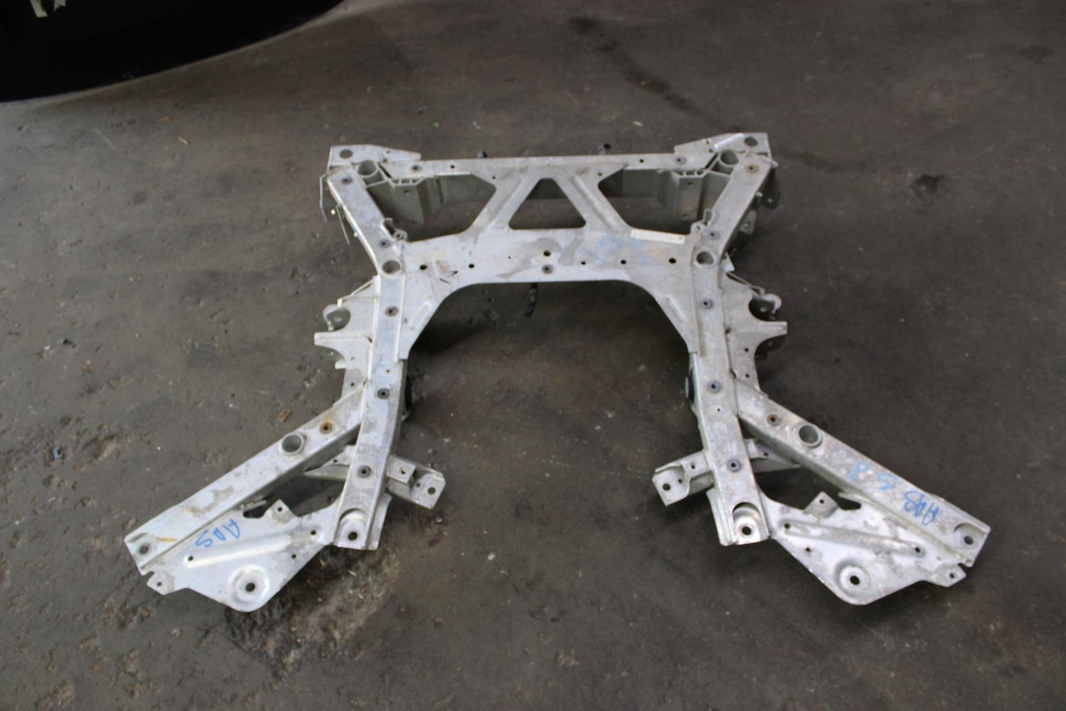 2014-2019 BMW I8 Crossmember/cradle/undercarria