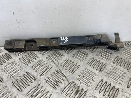 BMW 1 E87 Kotflügelhalter vorne rechts 5177 7118160 2.00 Diesel 120kw 23992920