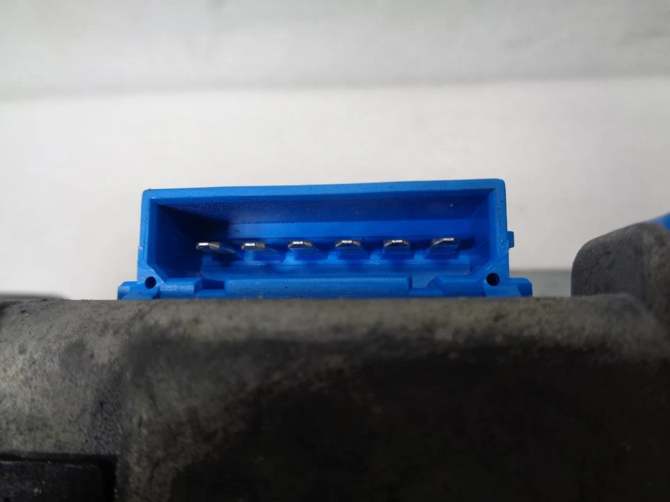 DK811127 1998-2001 VOLKSWAGEN PASSAT TECHO CORREDIZO TECHO CORREDIZO VENTANA MOTOR 8D0959591 OEM Foto 4 de 4