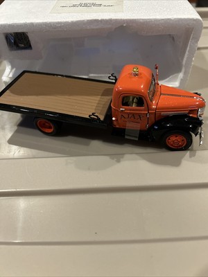 NATIONAL MOTOR MUSEUM MINT  1941 Chevrolet Chevy Flatbed Town Truck AJAX Towing