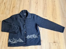 Vintage Woolrich women  s sweater embroidered Forest Winter Lambswool Cottagecore
