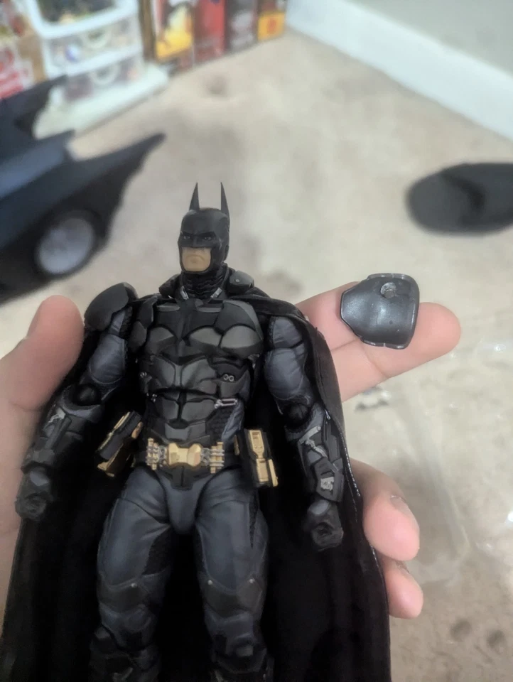 Kaiyodo Revoltech Increíble Yamaguchi Batman Arkham Knight Ver. Figura de acción Foto 3 de 3