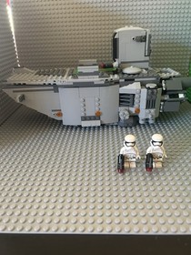 LEGO Star Wars: First Order Transporter (75103)