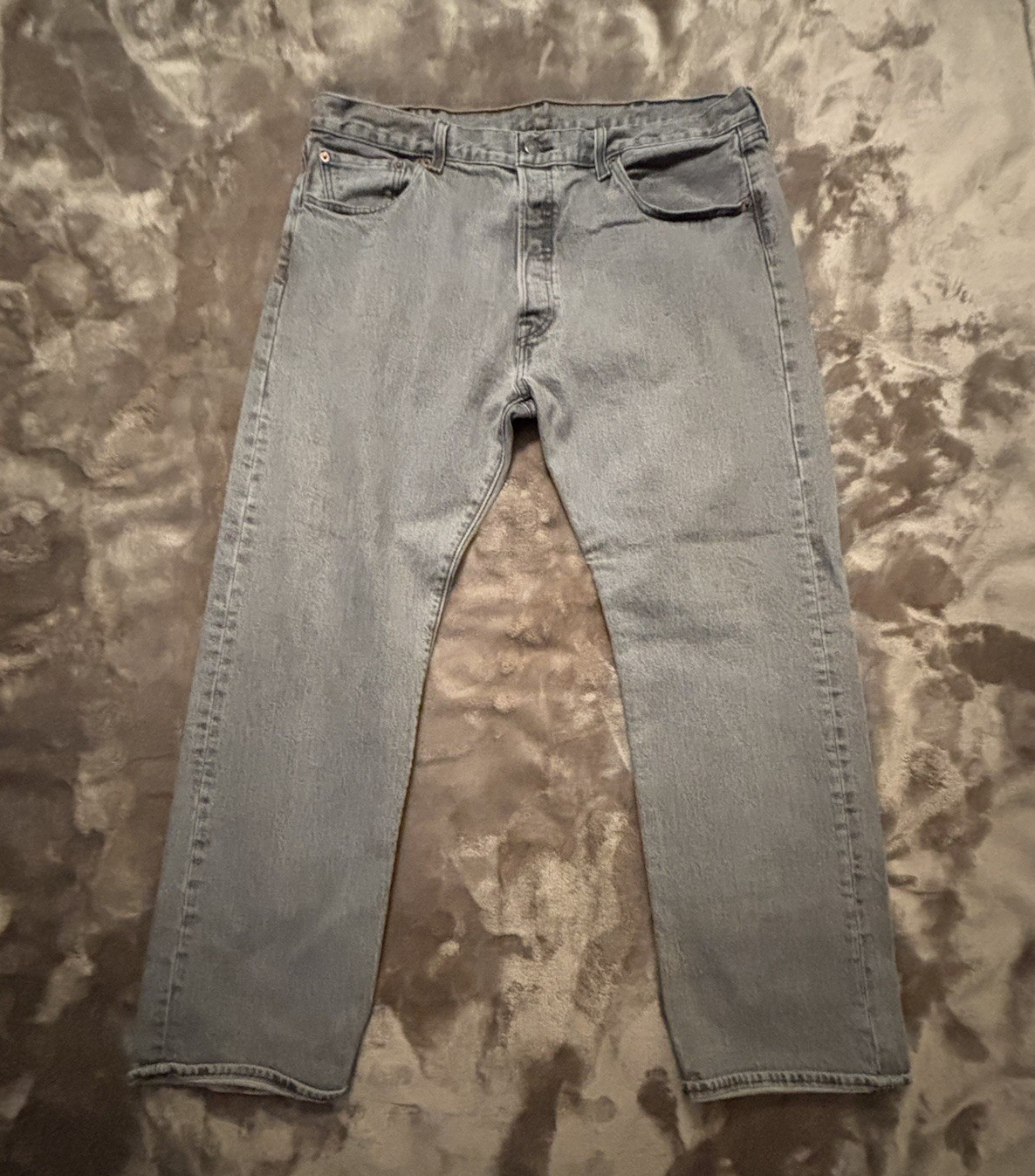 Levi's Jeans Men’s Size 38 Light Gray 501 Button Fly Relaxed Fit Jeans thumbnail 3