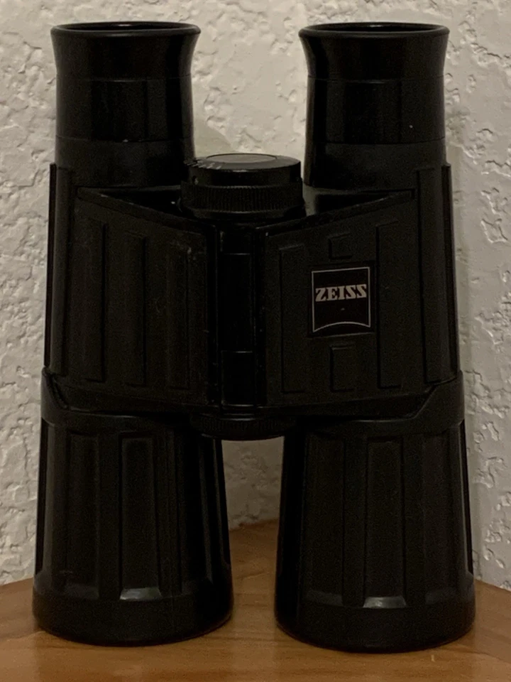 Binoculares codificados con armadura Carl Zeiss 10x40 B con arnés de binoculares. 😉 Foto 2 de 4