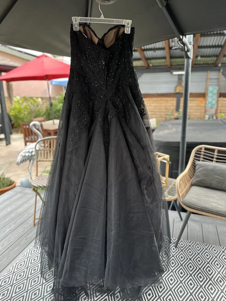 David’s Bridal Sheer Lace and Tulle Ball Gown Wedding Dress - Image 3 of 4