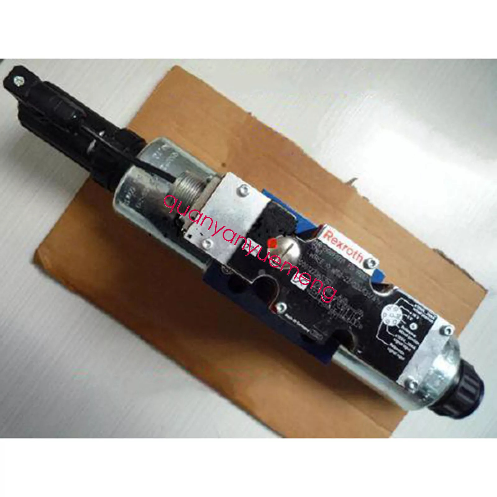 1pc new Rexroth R900933077 4WREE10W1-50-23/G24K31/A1V proportional valve