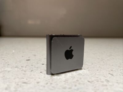 Apple iPod shuffle 4th Generation A1373 Space Grey (2GB) RARE