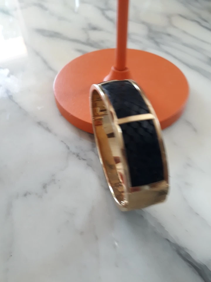 Michael Kors Armreif goldfarben mit schwarzem Leder