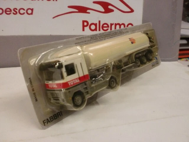 ITALERI 1/87 - MODELLINO CAMION - RENAULT CISTERNA TOTAL - Immagine 2 di 2