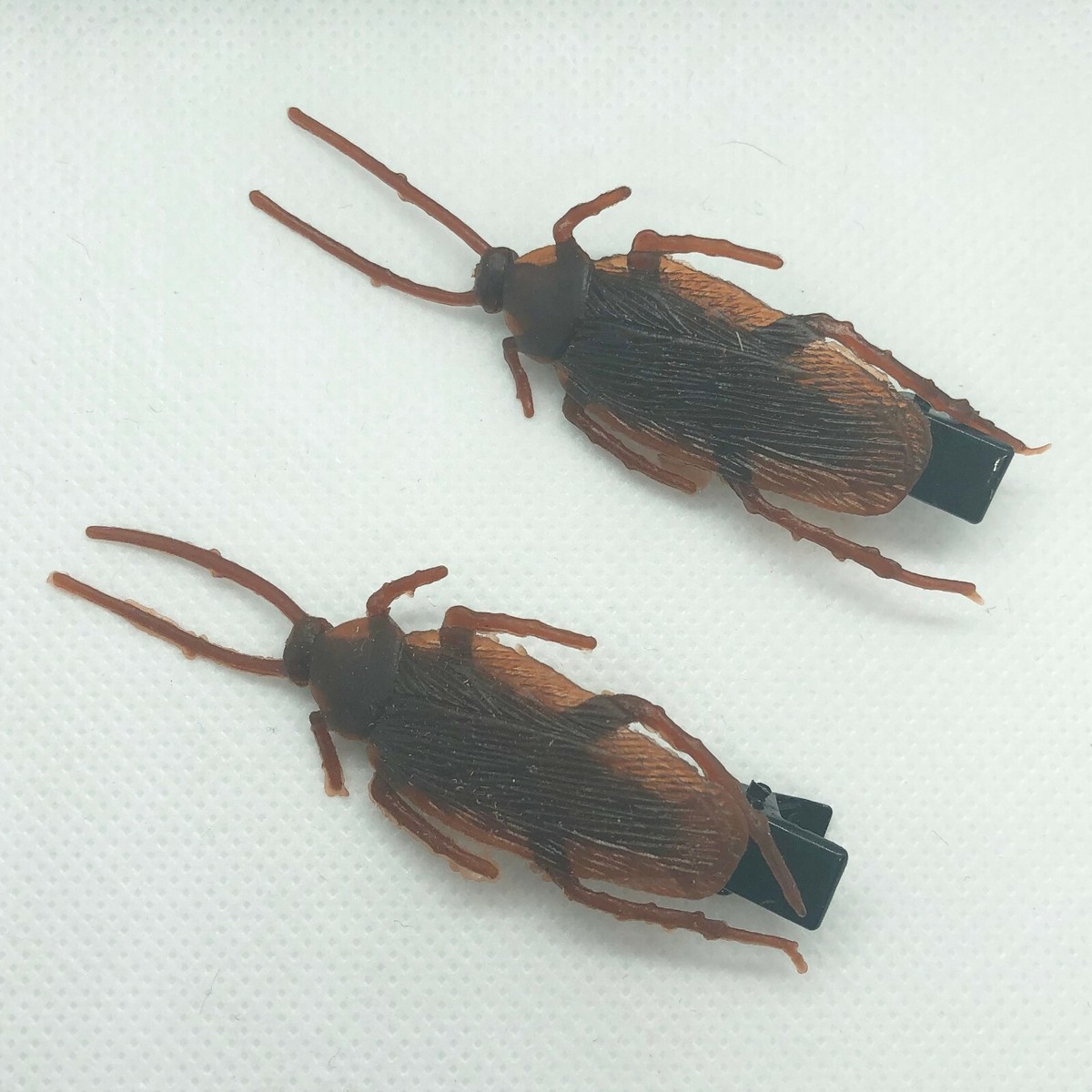 2x Thai Cockroach Cute Hair Clip Charm Style Rubber Snap Barrettes