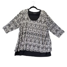 Karen Kane Top Womens 2X Black White Geometric 3/4 Sleeve Tunic Blouse