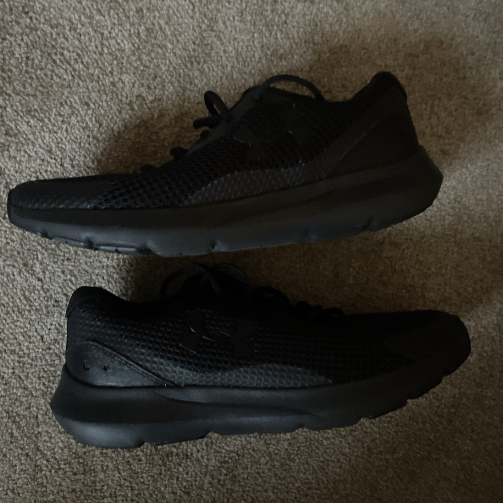 SAOLA Scarpe da corsa Under Armour uomo Surge 3 3024883 002 nere sneakers taglia 8