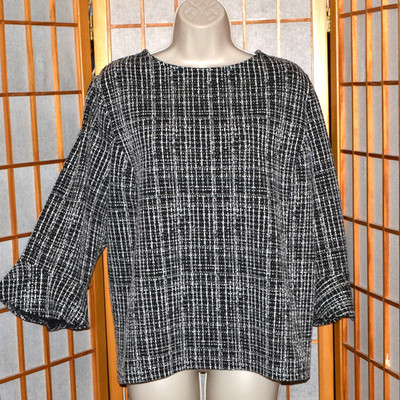 TALBOTS Women Petites Black & Ivory Bell sleeve Knit Slip Over Top~Blouse Sz. 2X