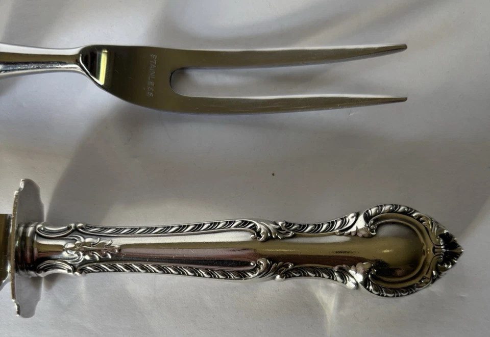 Cuchillo y tenedor para tallar Gorham ENGLISH GADROON de plata de ley con mango hueco Foto 2 de 3