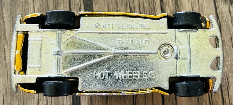 Hot Wheels Redlines Nitty Gritty Kitty Rojo Tailandia 1967 Plus 1982 Sedán Foto 2 de 4