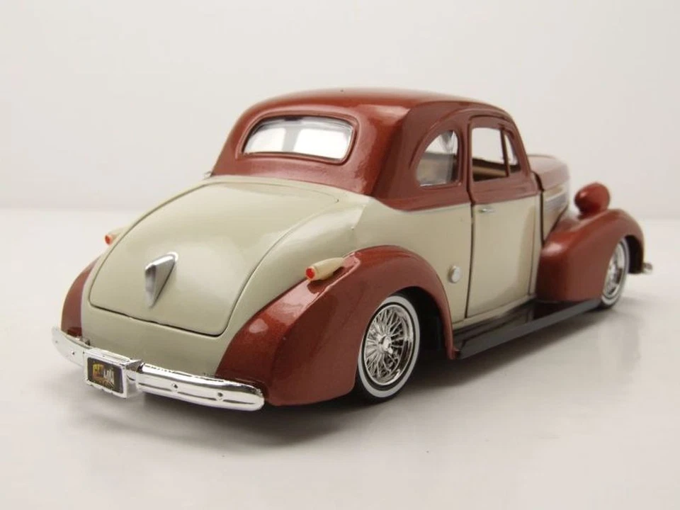 Chevrolet Coupe 1939 Dorado Blanco Modelo De Coche 1:24 MotorMax - Imagen 2 de 4