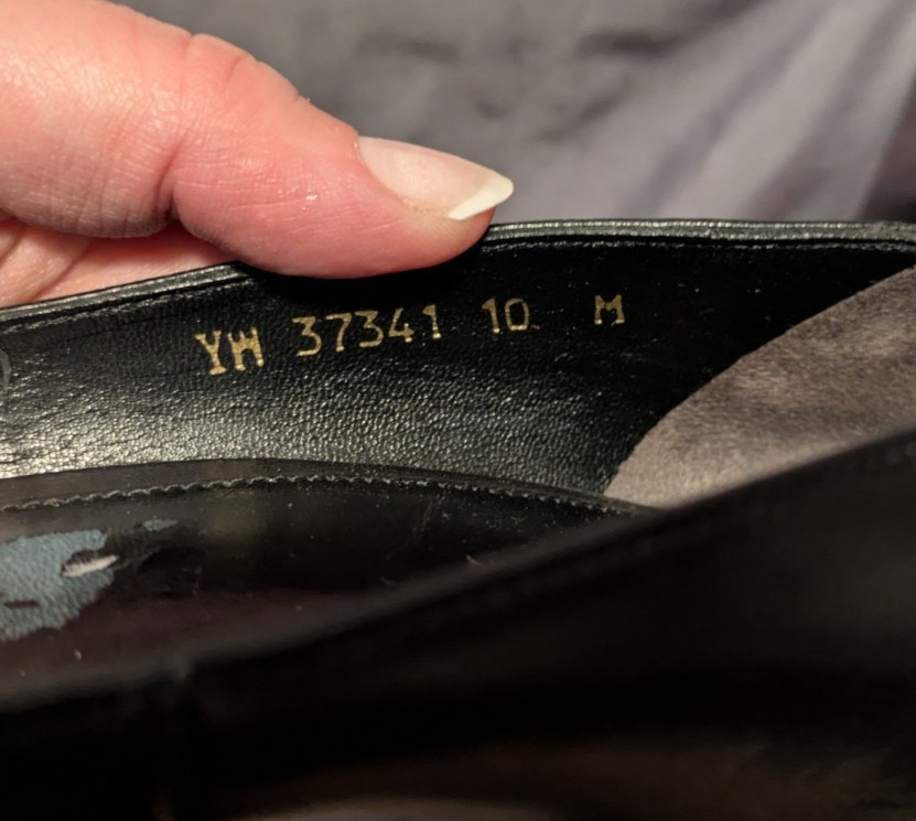 Ladies 11 B Stewart Weitzman Black Leather Pumps 