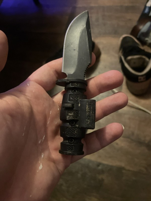 Ka-bar Laser Light Bayonet 