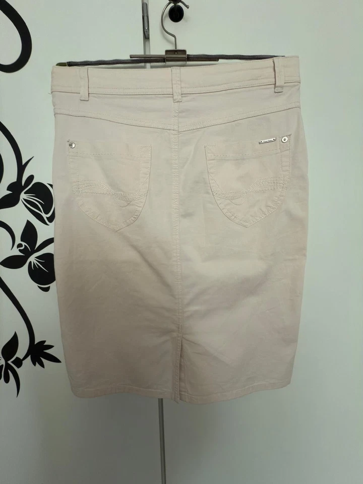 Sehr schöner Rock, hellbeige Gr. 36 - Bild 2 von 4